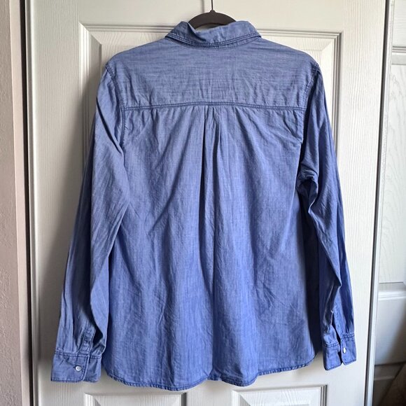 Old Navy Women's Large "The Classic" Button Down Chambray Long Sleeve Shirt - Picture 2 of 7